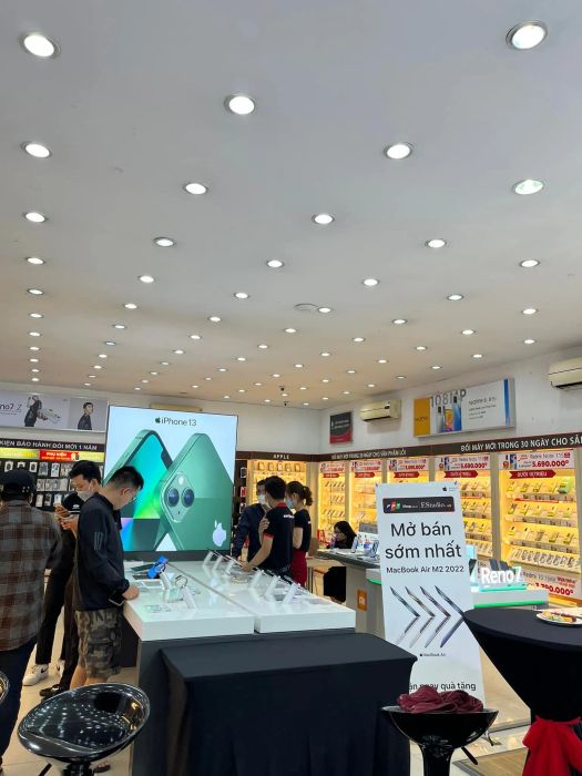 Góc trải nghiệm iPhone chính hãng tại showroom FPT Shop
