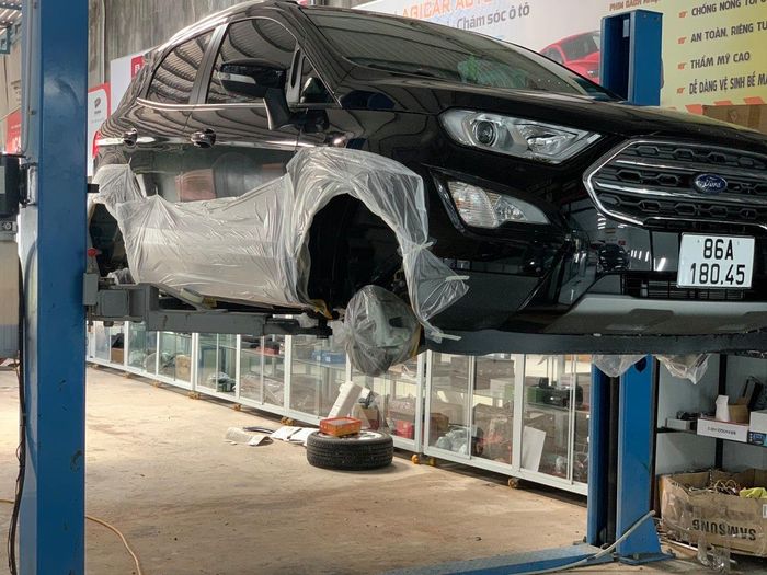 Không gian chăm sóc xe hiện đại tại Lagicar Auto