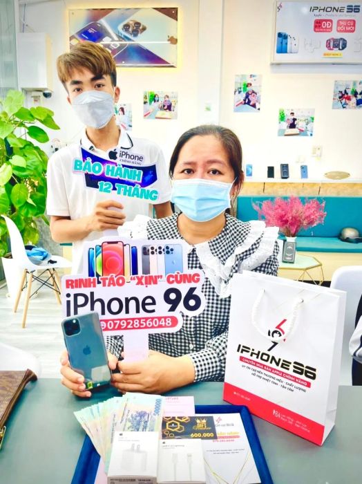 Hình ảnh showroom IPHONE 96