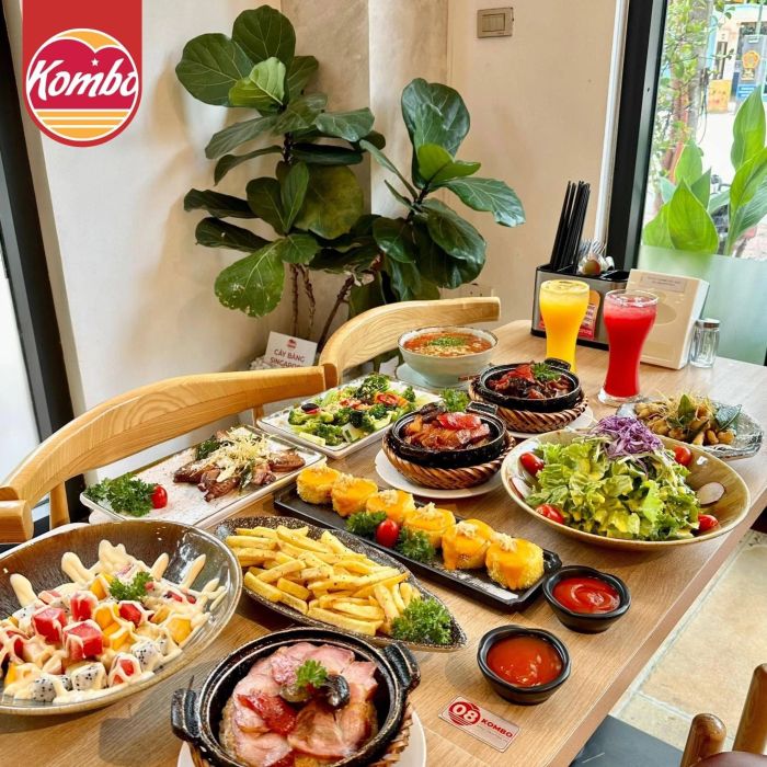 Không gian hiện đại và mâm cơm niêu đặc trưng tại KOMBO