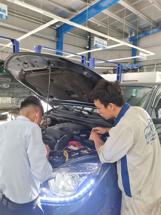 Trung Tâm Sửa Chữa Ô Tô Công Nghệ Cao VinaK Hà Nam Hình Ảnh 2