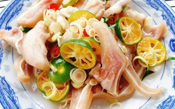 Hình ảnh thành phẩm tai heo ngâm sả tắc đẹp mắt