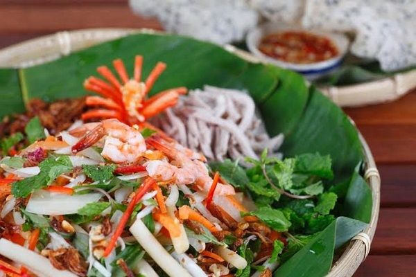 Hình ảnh gỏi ngó sen tai heo giòn ngon