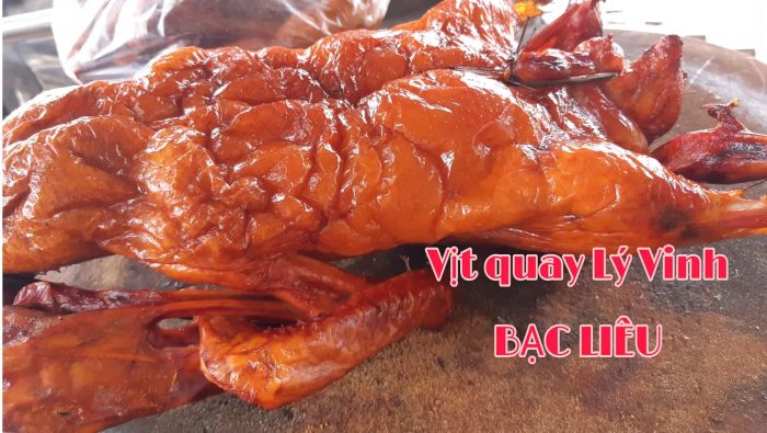 Hình ảnh món vịt quay vàng ươm hấp dẫn tại Vịt Quay Lý Vinh