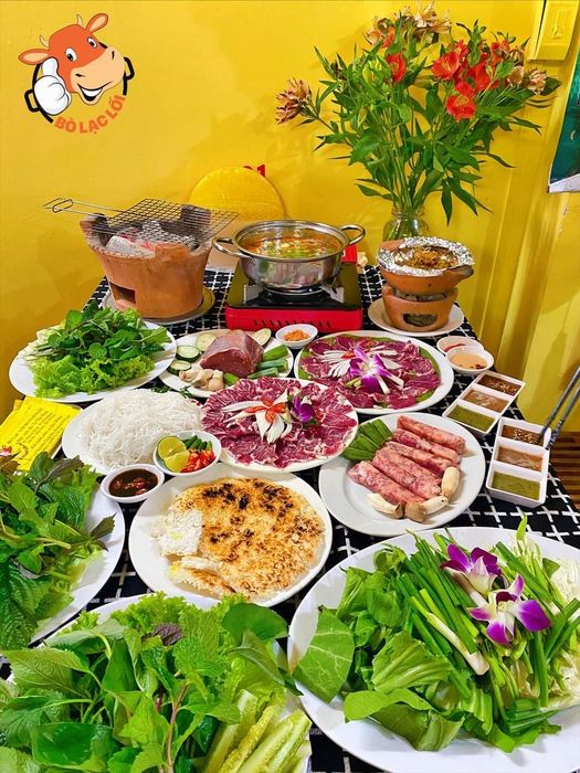 Không gian ấm cúng và món ngon đặc trưng tại Bò Lạc Lối