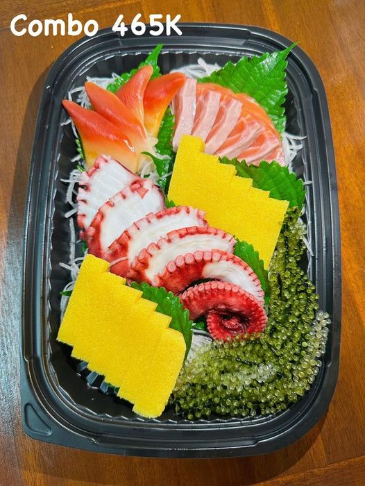 Không gian ấm cúng và món ngon tại Sushi Takana