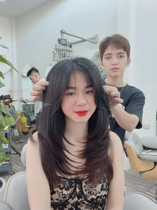 Không gian sang trọng và đẳng cấp tại Viện Tóc KAMY Đức Hoà