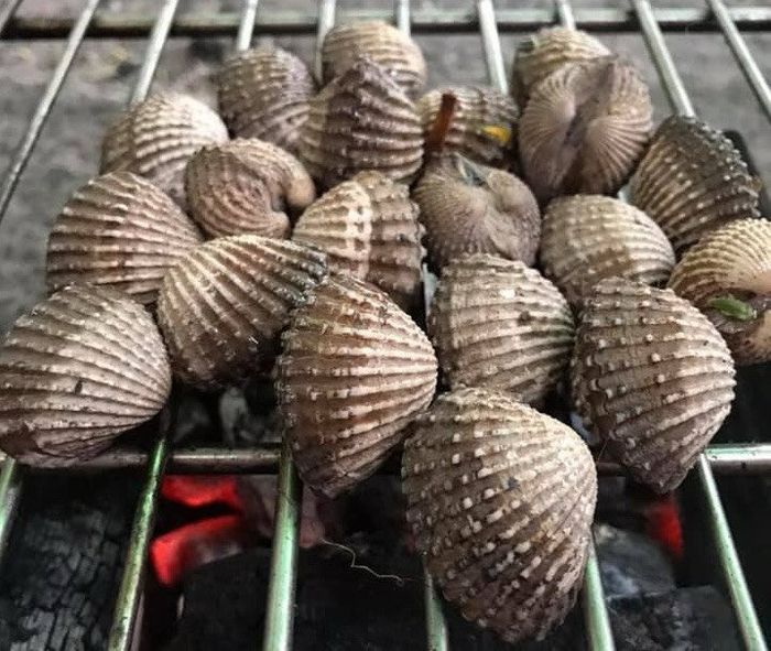 Sò nướng mỡ hành thơm lừng
