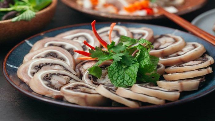 Hình ảnh thành phẩm tai heo cuộn mộc nhĩ hấp dẫn