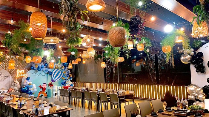 Không gian ấn tượng với nồi lẩu khổng lồ tại SUMO Chef