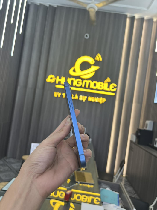Hình ảnh showroom Chung Mobile