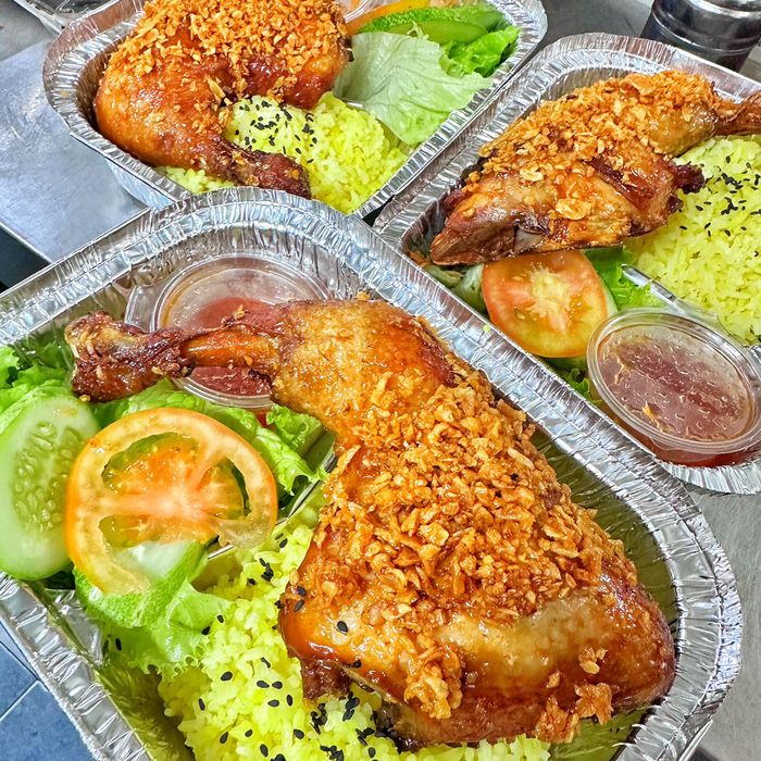 Hình ảnh combo gà rán hấp dẫn tại Chicken Box