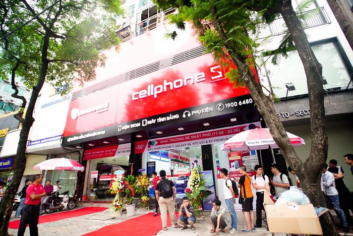 Không gian trưng bày tại CellphoneS