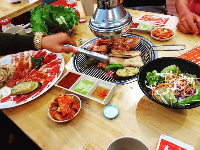 Lẩu Nhất - Không gian ấm cúng giữa lòng thành phố