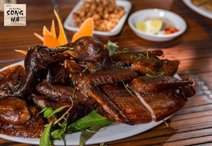 Món ăn tại nhà hàng ảnh 1