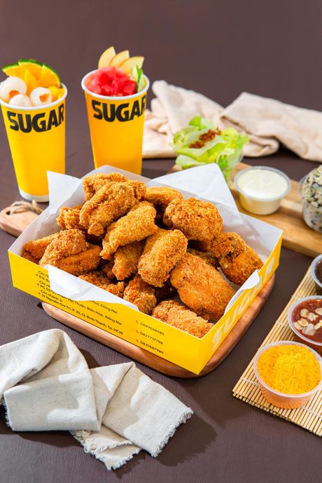 Hình ảnh gà rán vàng ươm hấp dẫn tại Sugar Cake