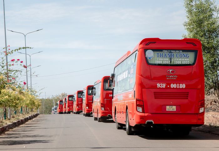 Hình ảnh đội xe hiện đại của Thành Công Bus