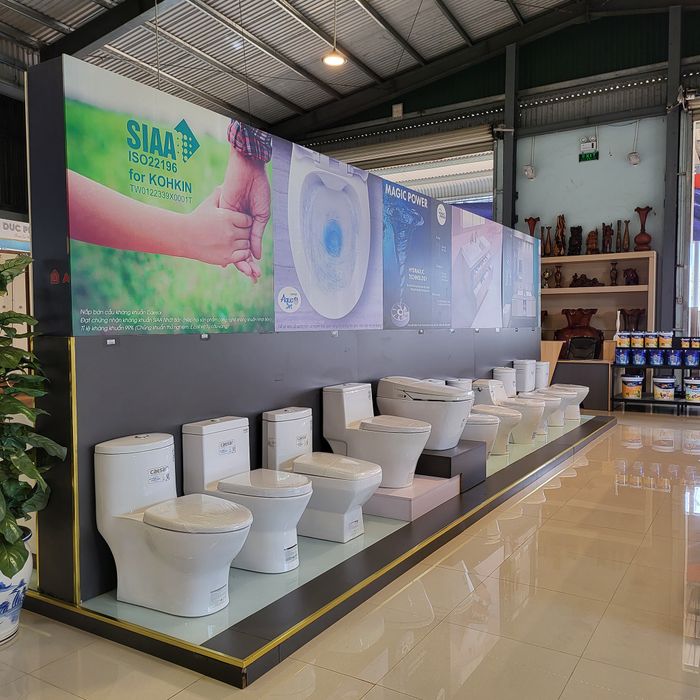 Showroom hiện đại với các thiết bị vệ sinh nhập khẩu tại Đức Phát BMT (Ảnh 3)