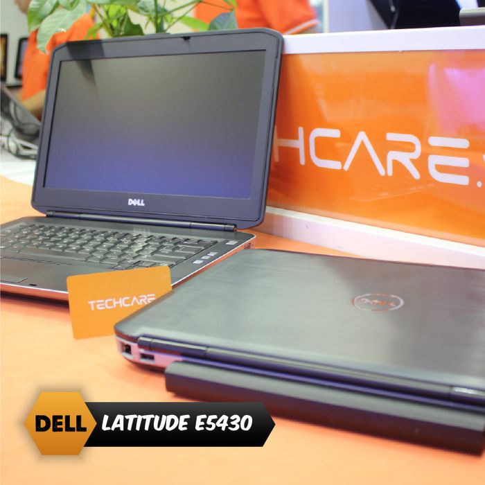 Không gian trưng bày hiện đại tại TechCare Laptop