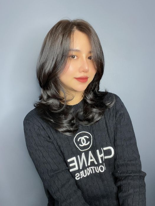 Hình ảnh phong cách làm việc chuyên nghiệp tại Hùng Hair Salon