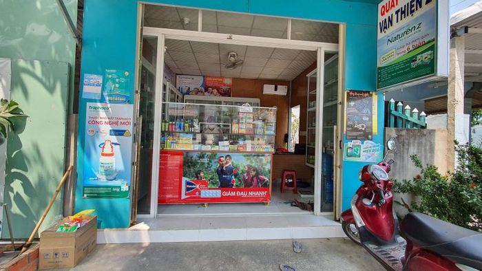 Không gian phục vụ chuyên nghiệp tại Nhà Thuốc Vạn Thiện