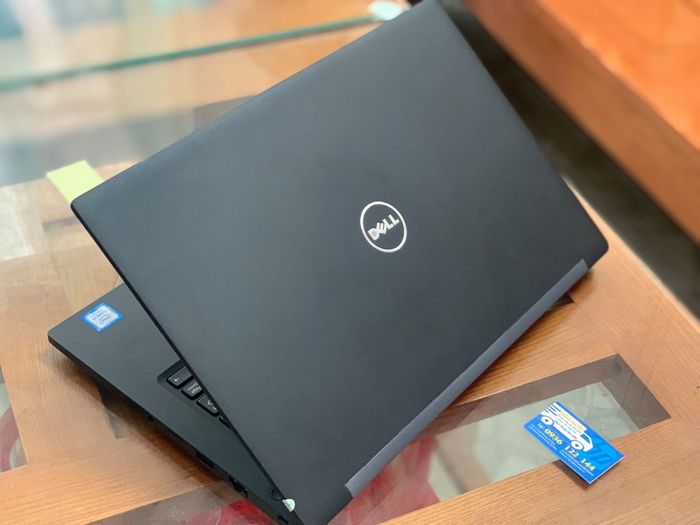 Không gian trưng bày đa dạng tại Laptop Chính Nguyễn