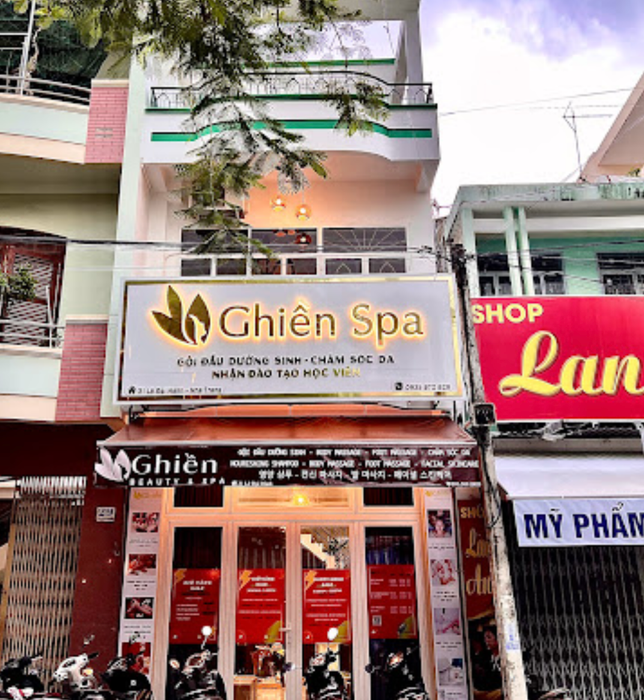 Hình ảnh liệu trình gội đầu dưỡng sinh cao cấp tại Ghiền Spa