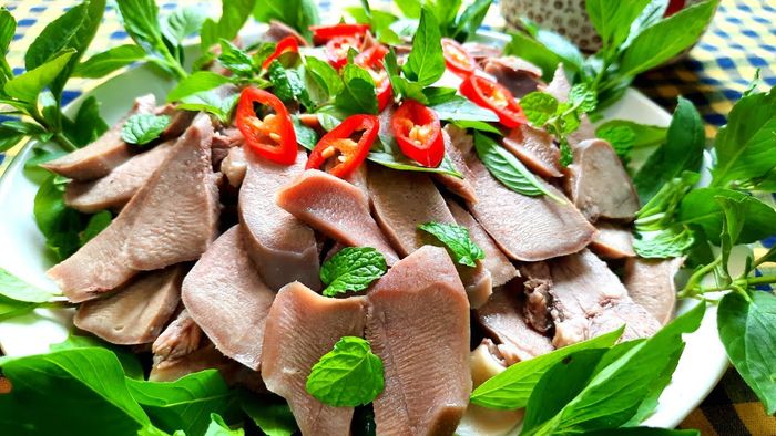 Không Gian Ấm Cúng Tại Nhà Hàng Xuân Hương (Ảnh 2)