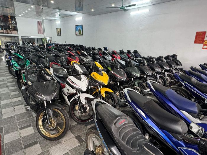 Không gian trưng bày đa dạng tại Xe máy Đình Trám