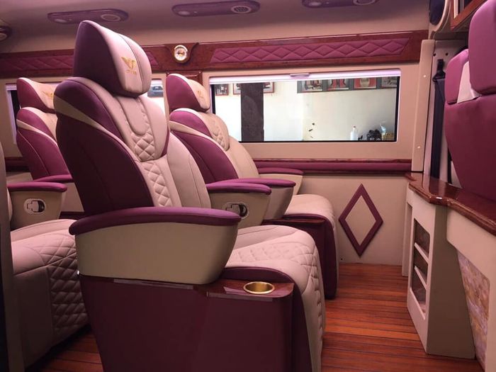 Hình ảnh đội xe cao cấp Gia Khang Limousine