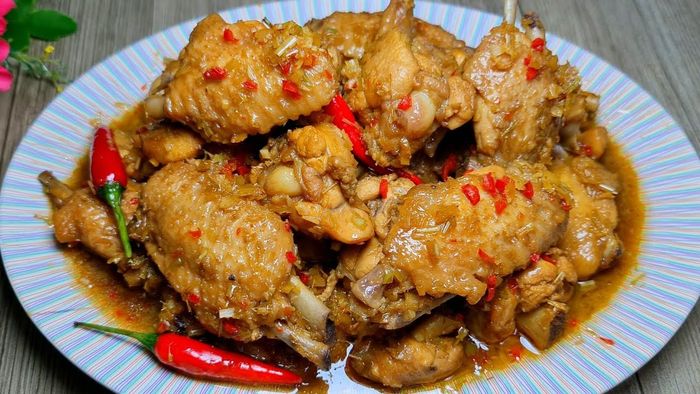 Không Gian Ấm Cúng Tại Quán Cơm Thế Vinh Sa Huỳnh (Ảnh 1)