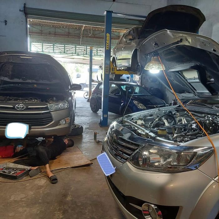 Hình ảnh ấn tượng về Garage Bảo Nam - không gian làm việc chuyên nghiệp với trang thiết bị hiện đại