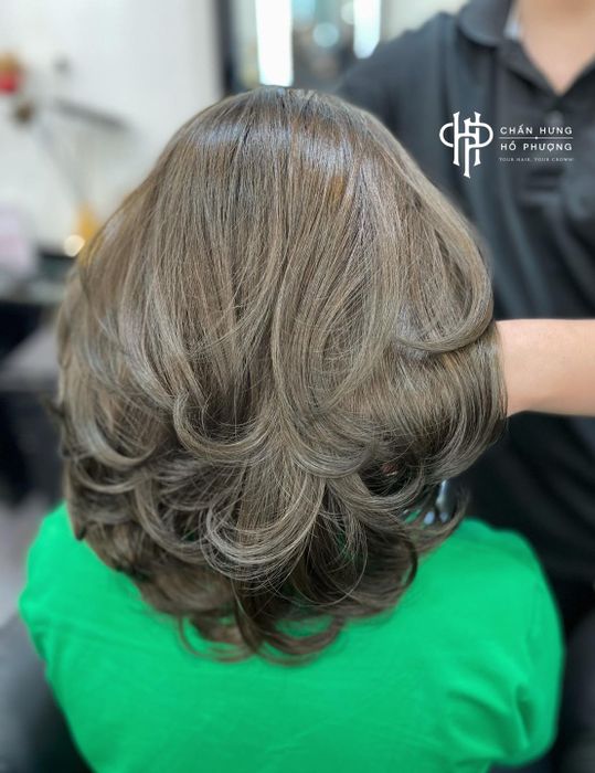 Không gian sang trọng tại Hair Salon Chấn Hưng - Hồ Phượng