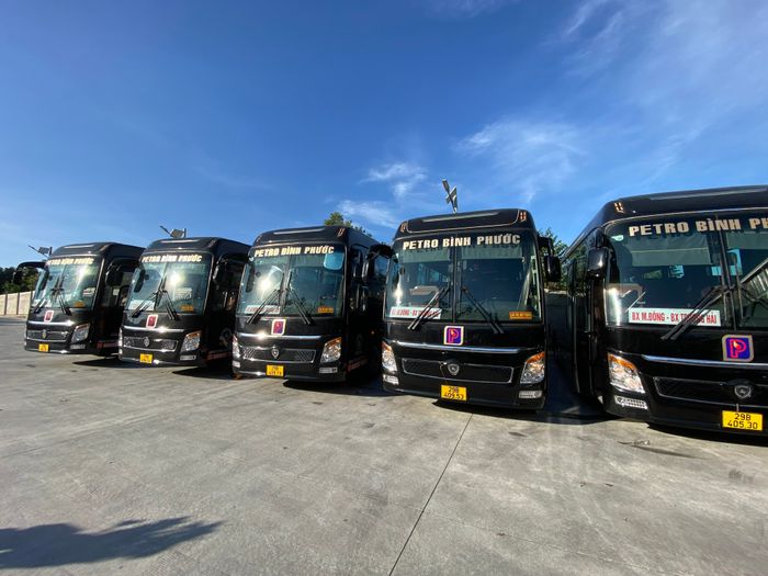 Hình ảnh đội xe cao cấp Petro Bình Phước