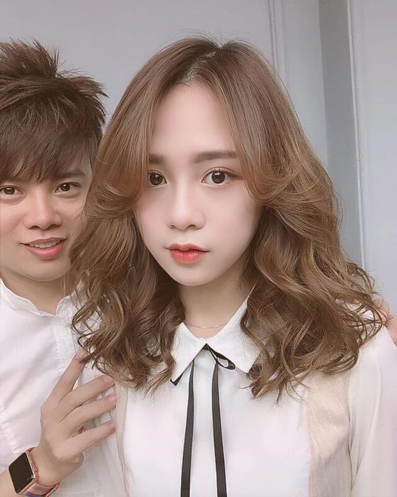Những kiểu tóc uốn nghệ thuật tại Sinh Anh Hair Salon