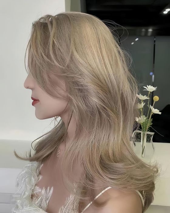Sinh Anh Hair Salon - Hình ảnh minh chứng cho quy trình nhuộm tóc chuyên nghiệp, không hư tổn