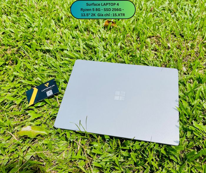 Không gian trưng bày hiện đại tại Laptop43.vn