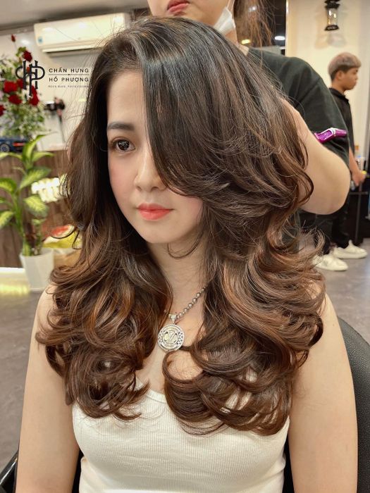 Những kiệt tác tóc tại Hair Salon Chấn Hưng - Hồ Phượng