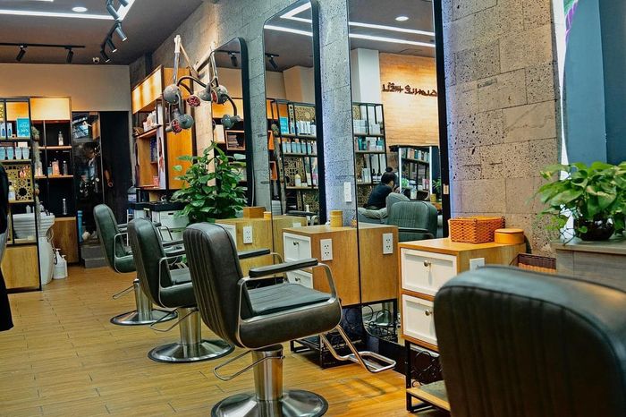 Salon Lê Hiếu ảnh 3 - Không gian nghệ thuật tỏa sáng từng chi tiết