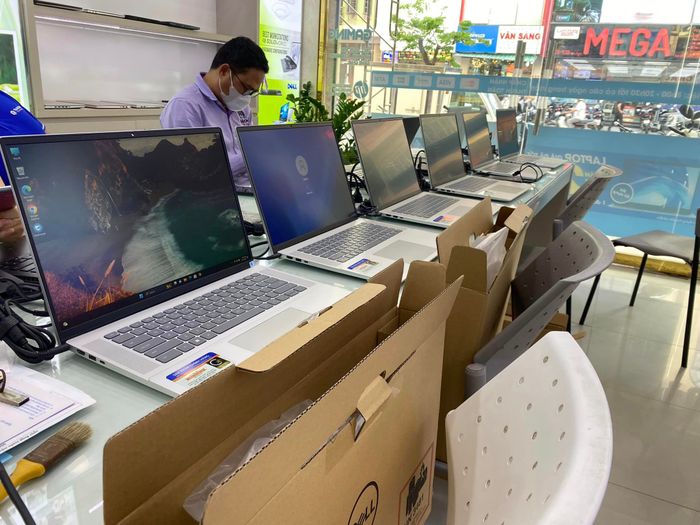 Bộ sưu tập laptop nhập khẩu đa dạng
