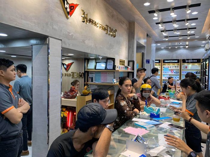 Hình ảnh xưởng sửa chữa tiêu chuẩn tại Hoàng Phát 360 - nơi công nghệ hội tụ cùng sự tỉ mỉ