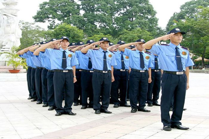 Hình ảnh đội ngũ bảo vệ chuyên nghiệp của Hoàng Phát LT trong trang phục chỉnh chu
