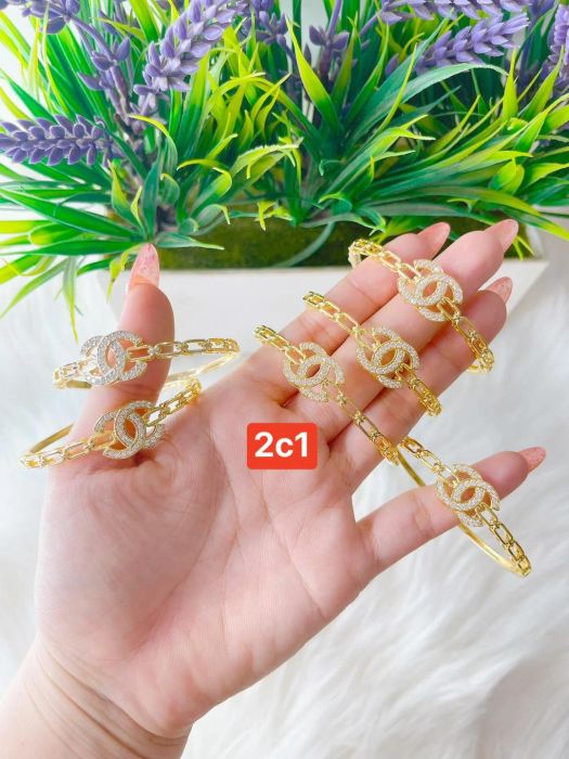 Hình ảnh không gian trưng bày tại Tiệm Vàng Sáu Hưởng