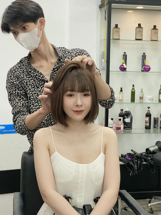 Không gian sang trọng và đẳng cấp tại Salon Nguyễn BMT