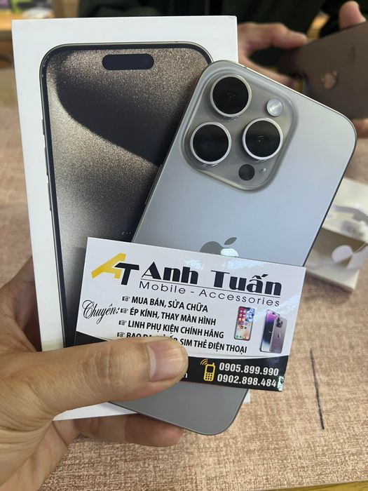 Góc trưng bày sản phẩm tại Anh Tuấn Mobile