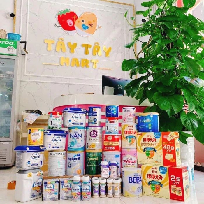 Không gian trưng bày sản phẩm đa dạng tại Tây Tây Mart