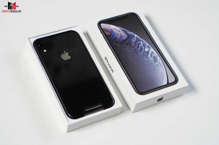 Đội ngũ kỹ thuật viên chuyên nghiệp tại Minh Tuấn Mobile