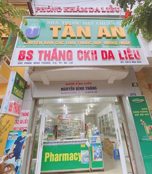 Không gian phục vụ chuyên nghiệp tại Nhà Thuốc Tân An