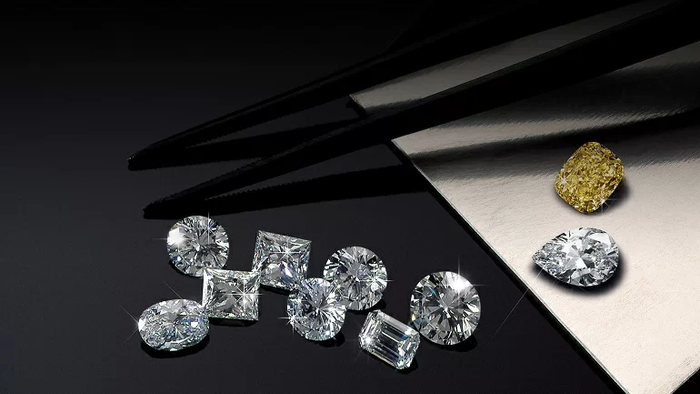 Bộ sưu tập trang sức vàng 18K đính kim cương tại Miracle