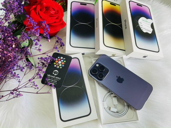 Hình ảnh showroom hiện đại của Shop Tiến Phát
